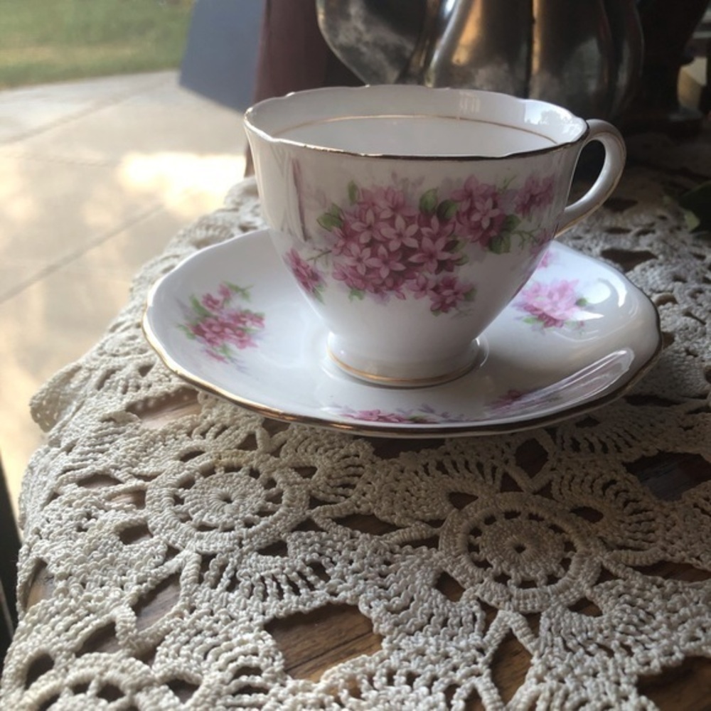 Colclough tea cup and saucer fine bone china